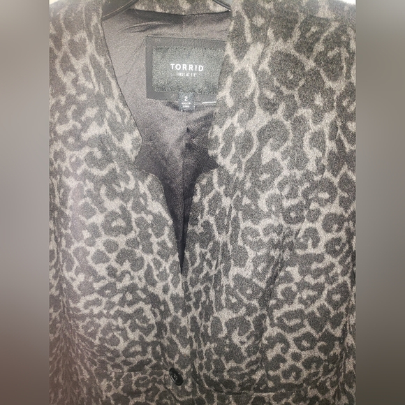 Gorgeous Plus Size 2x Torrid Animal Print Wool Coat winter jacket - Picture 7 of 11